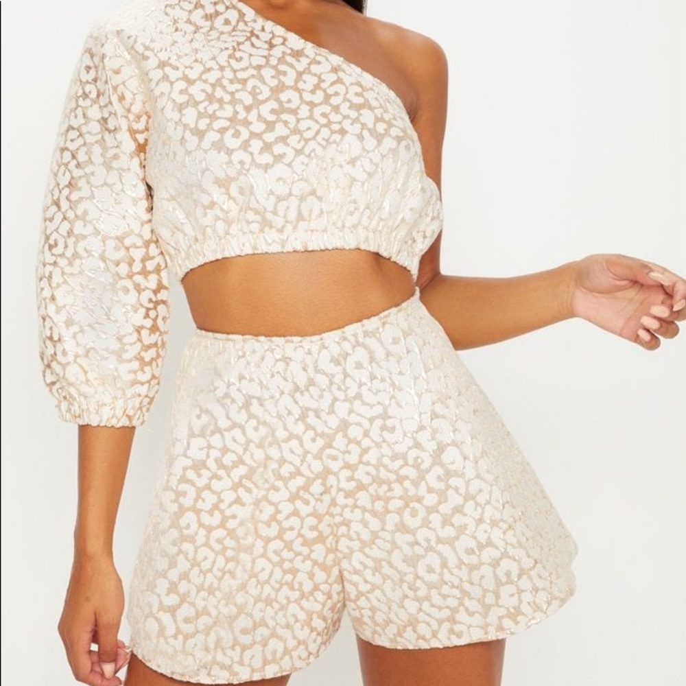 Cute Gold Leopard Two Piece❣️